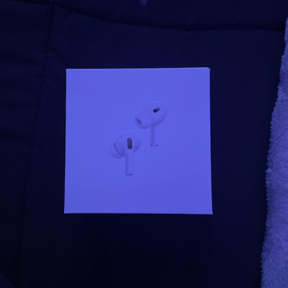 Apple White Wireless Earbuds